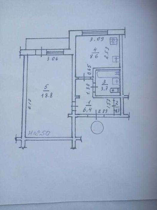 Продам 1 комнатную улучшенку на Новых Домах (Коммунальный рынок)