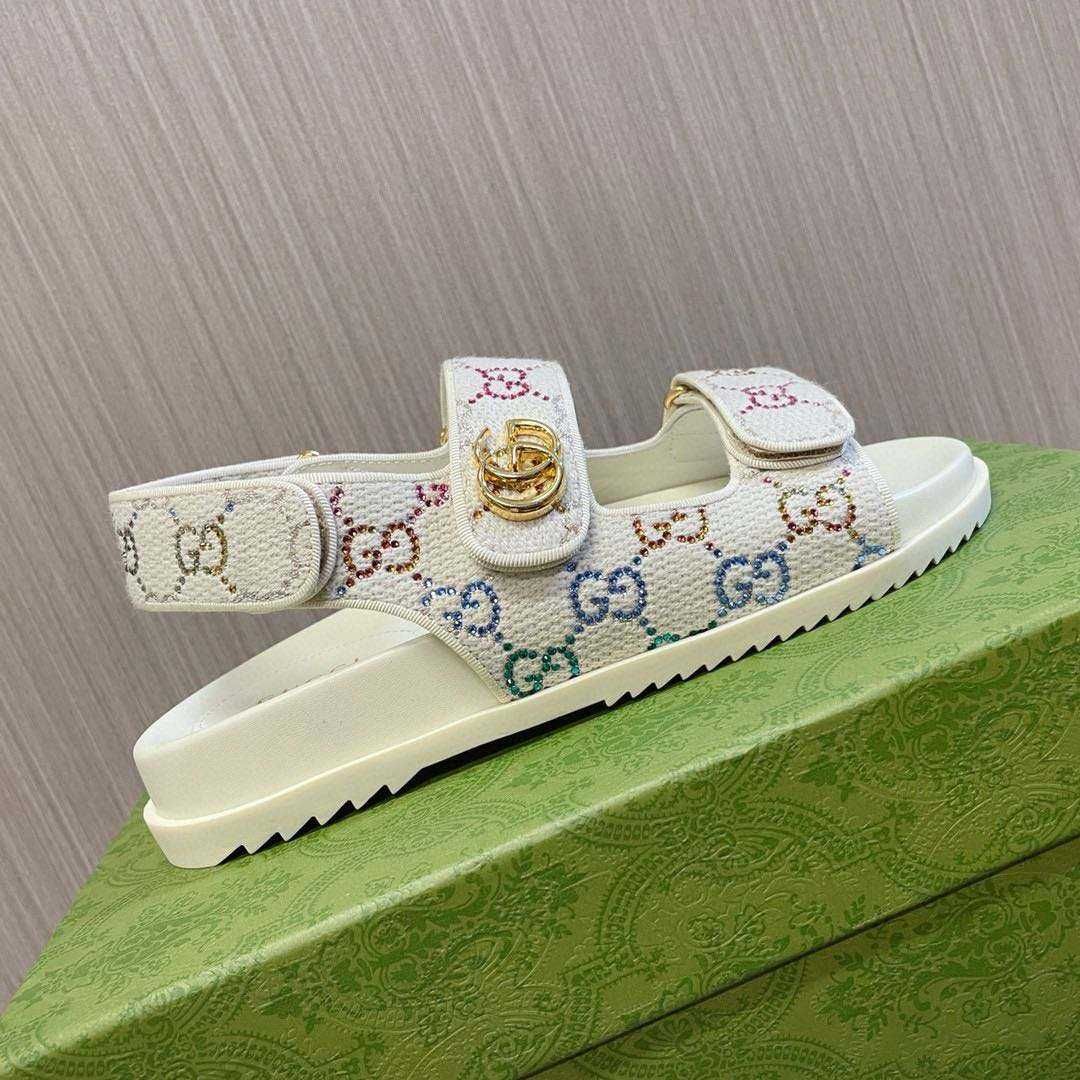 Sandálias Gucci novas