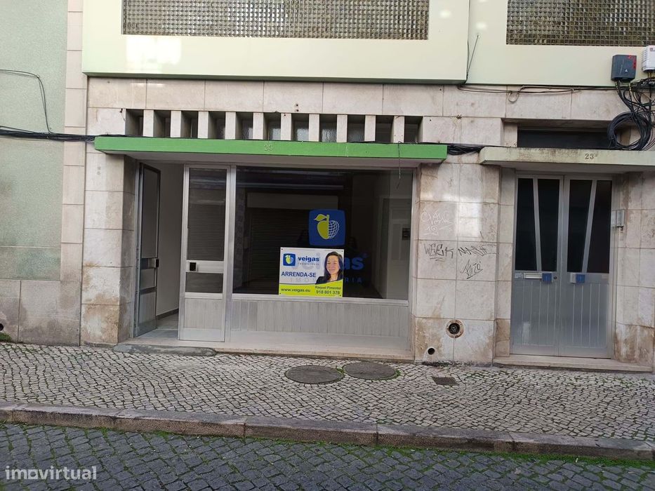 Loja com 97m2, no centro da cidade, na Rua Henrique Salles - Excelente