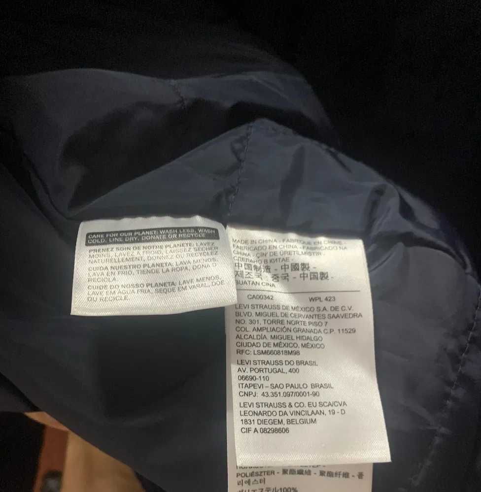 Темно-синя куртка\Бомбер\ levi's trucker jacket premium демисезон