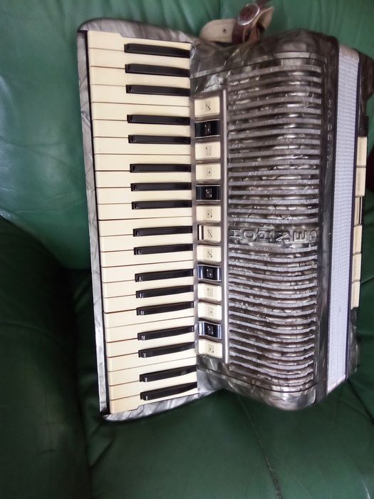 Akordeon hohner tango 5m francuskie strojenie