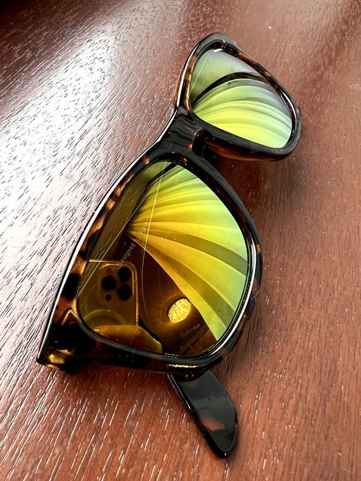 Brązowe okulary przeciwsłoneczne z etui z Pull&Bear
