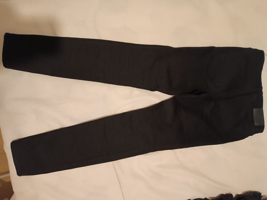 Spodnie jeansowe jeansy z rozcięciami rozcięcia r. 40 Massimo Dutti