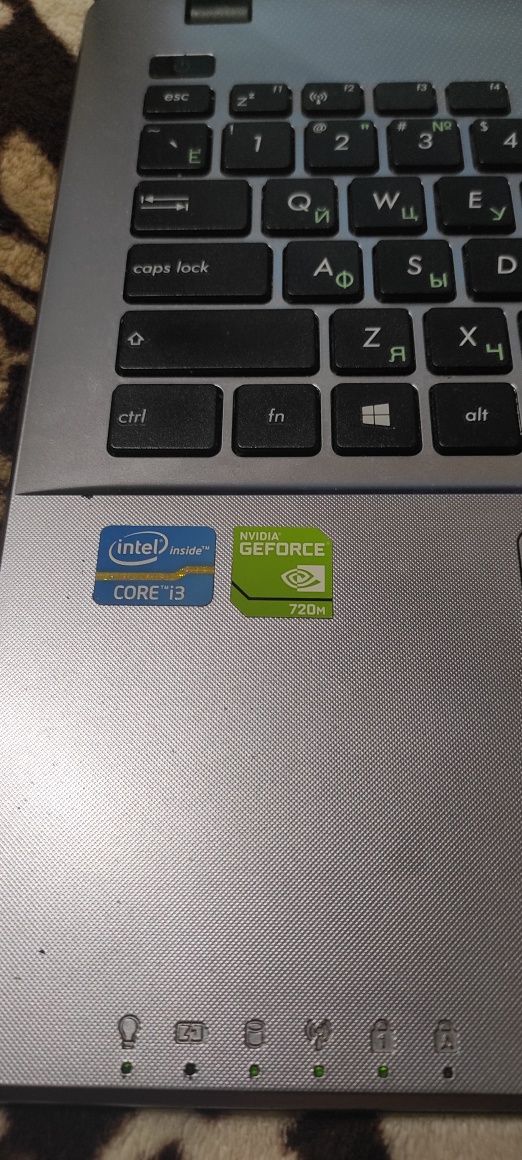 Ноутбук Asus x550c