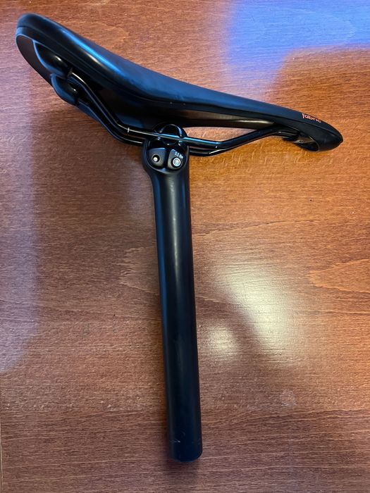 Siodełko Fabric  282x142 plus sztyca Enve 31.6 dł. 290mm.