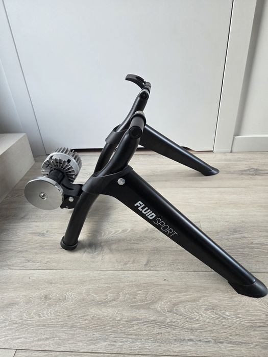 Trenażer EYEN Fluid Sport + koło 28'' 9x