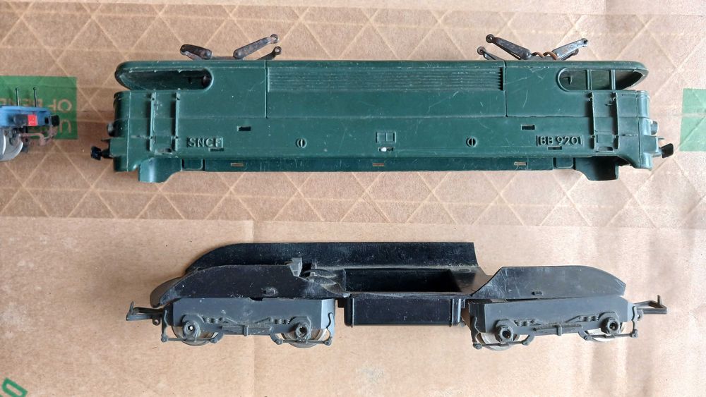 Peças p/ modelismo ferroviário, carrocerias, chassis locomotiva Jouef
