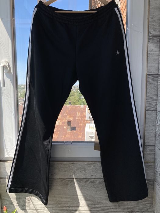 широкие штаны adidas