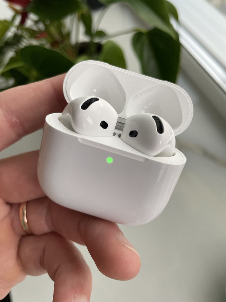 Apple AirPods 4 with Active Noise Cancellation (MXP93)
