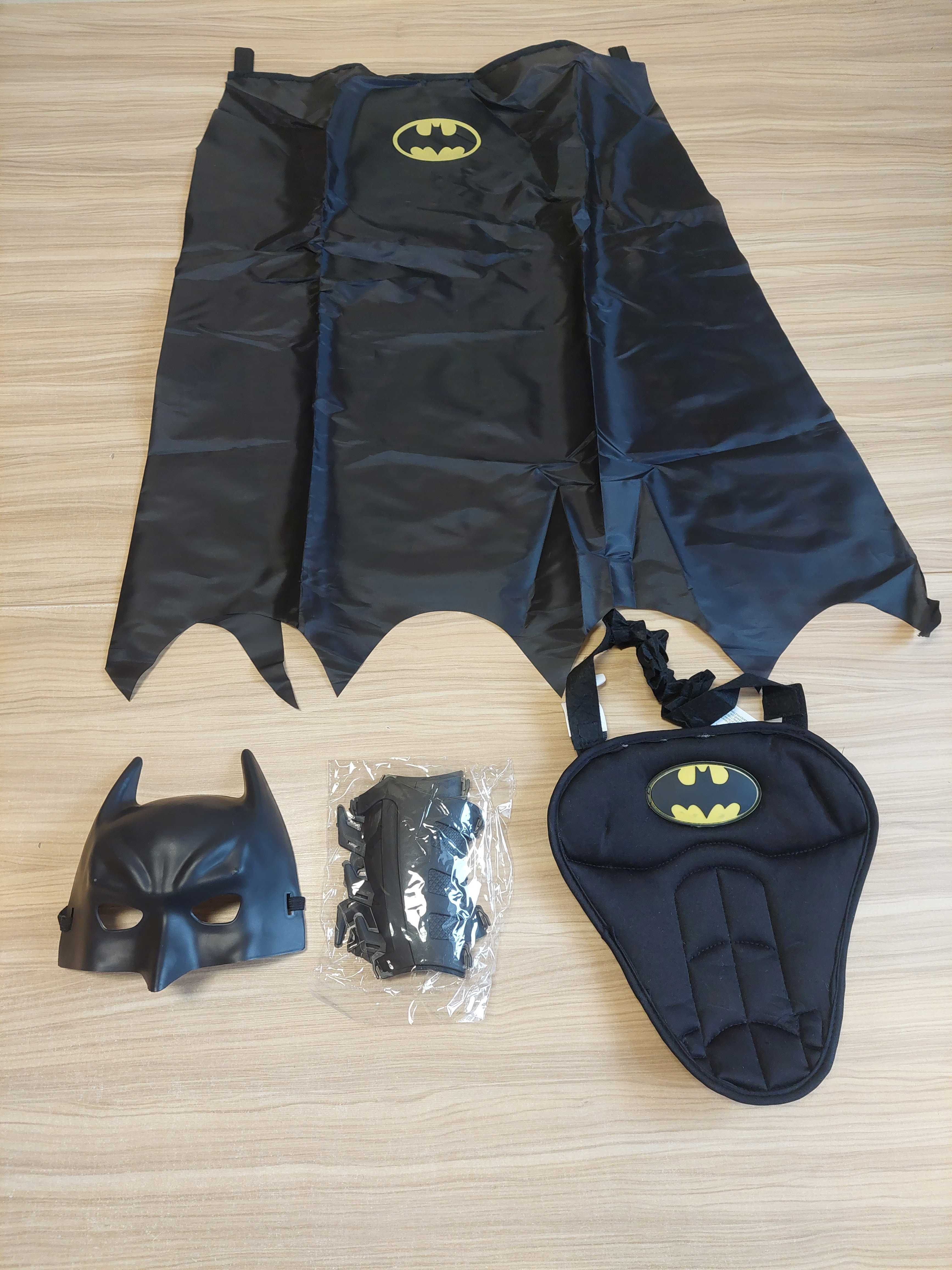DC Batman Zestaw Maska, Płaszcz, Gorset i ochrony 5 - 12 lat