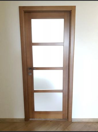 Дверь межкомнатная деревянная.Комплект. Светлый орех