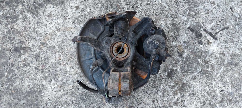 Golf VI 1.4 16V Zwrotnica Piasta Prawa Przednia Prawy Przód PP