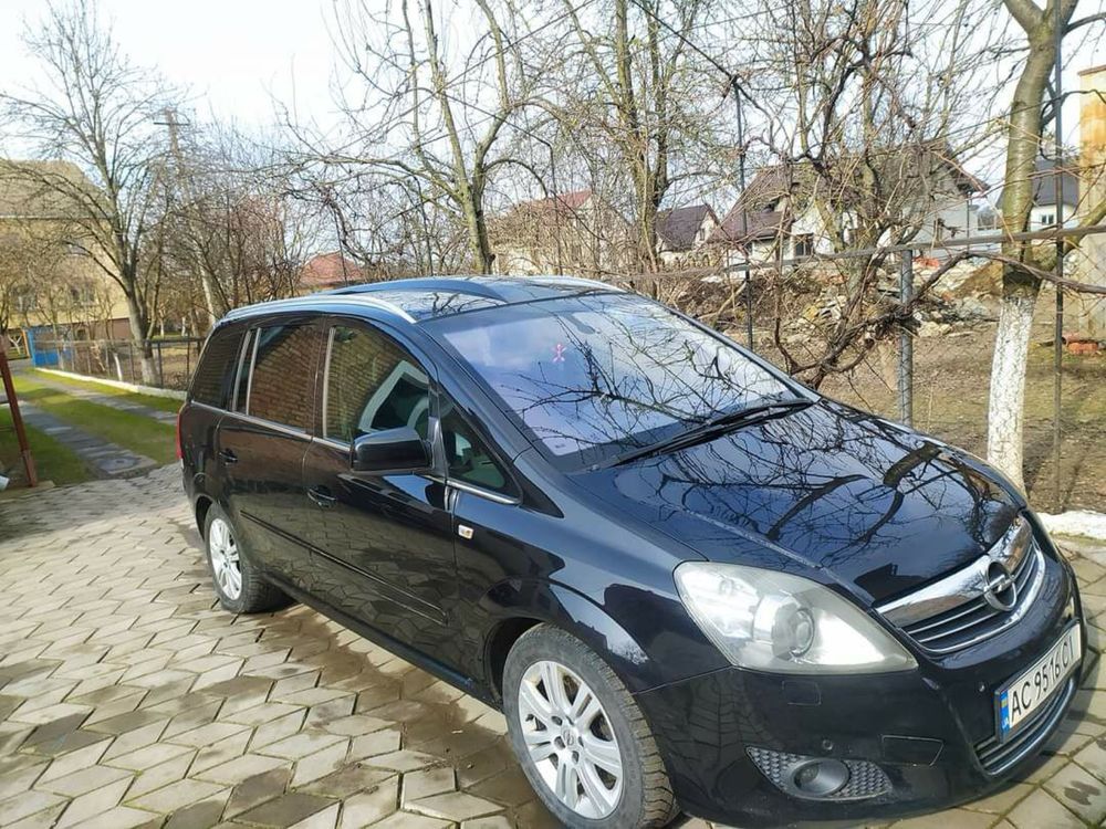 Продам автомобіль Opel Zafira