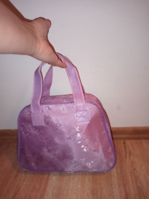 Nowa kosmetyczka na kosmetyki.