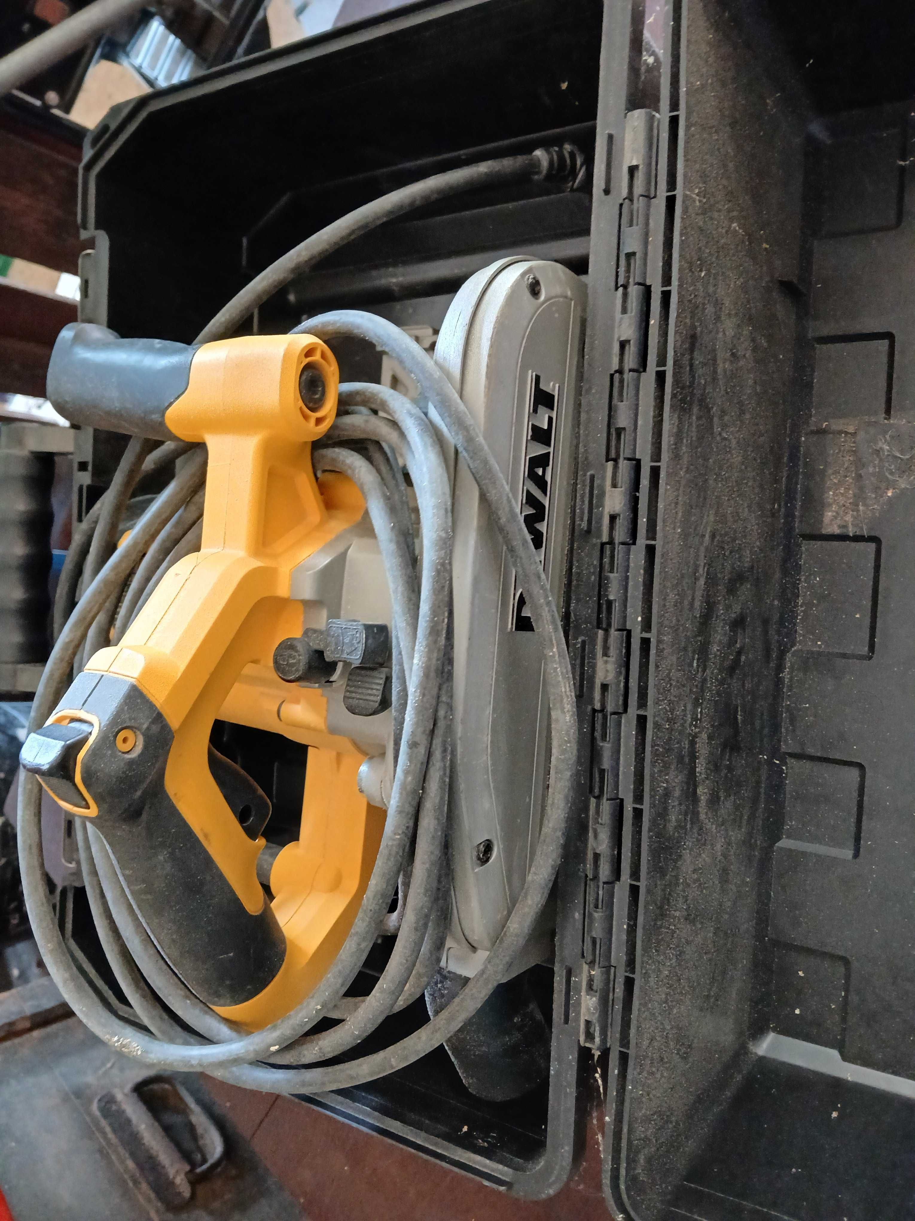 Serra Dewalt com 2 réguas