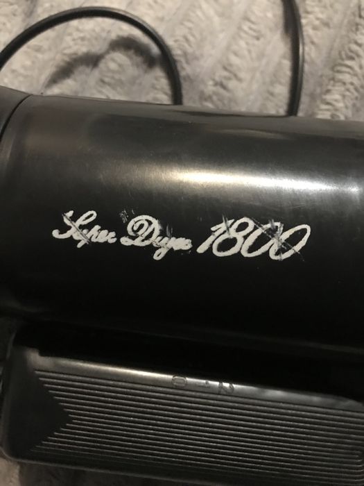 Портативний фен Crown.