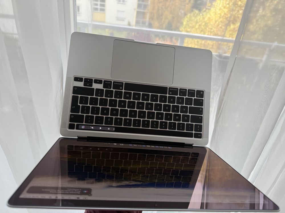 MacBook Pro Apple M1 13.3 8Gbmemory256GBSSD