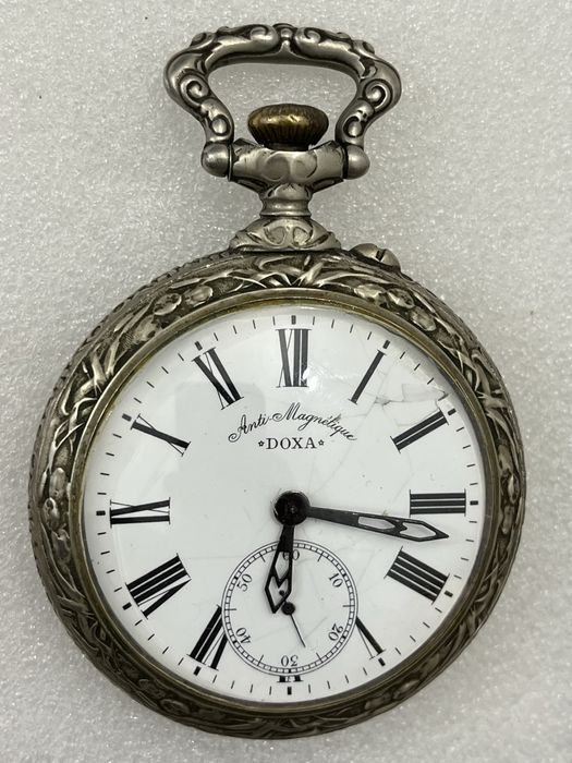 Часы карманные механические швейцарские Doxa