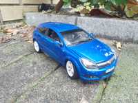 Miniatura 1/18 Opel Astra GTC