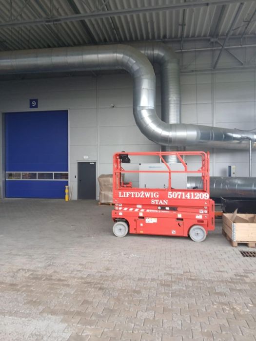 Wynajem podnośnika nożycowego