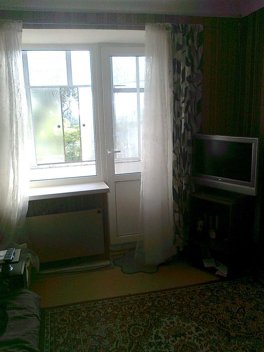 Продам свою 3-х комнатную квартиру, Каменское, Правый берег.