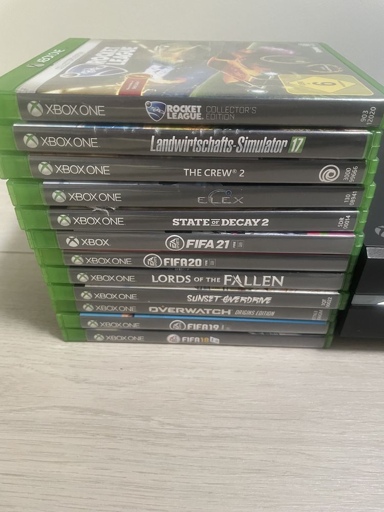 Xbox One + pad +12x gry