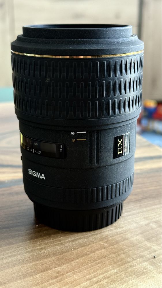 SIGMA 105 f/2.8 macro