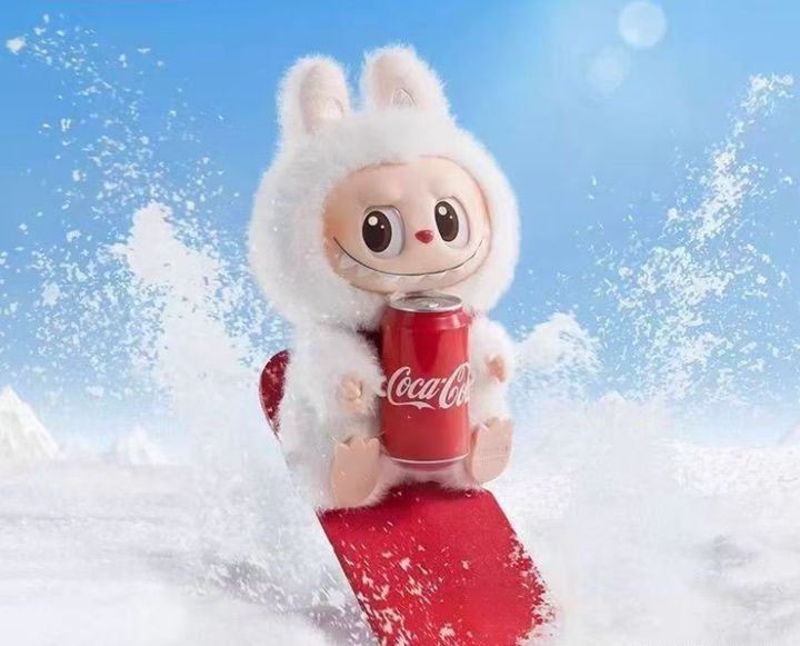 Мяка іграшка брелок Лабубу ко-какола Coca Cola