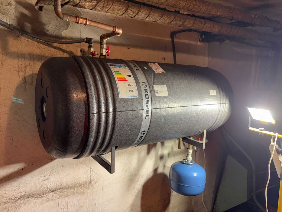 Bojler z naczyniem przepływowym