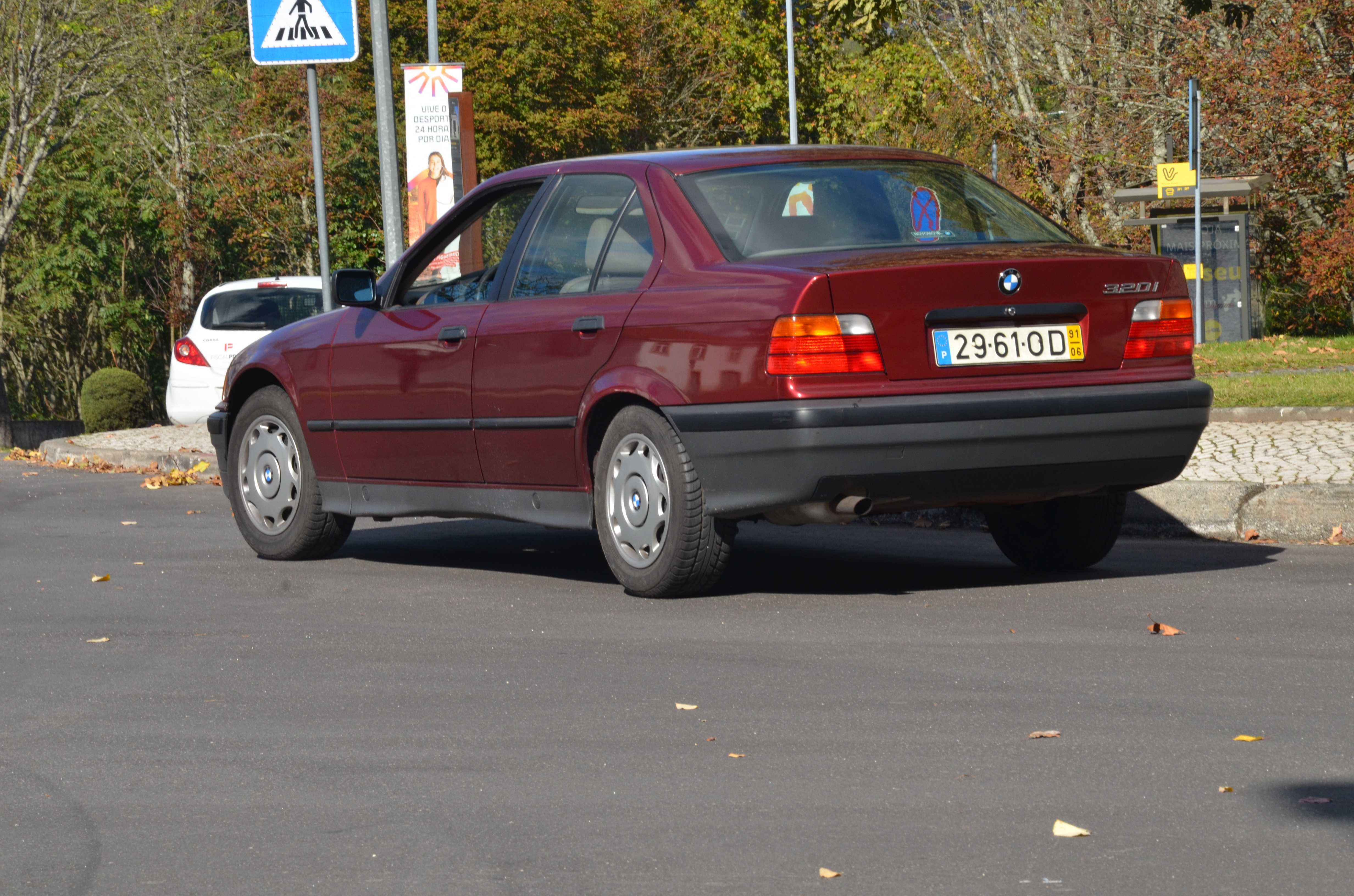 BMW 320 i (E 36)