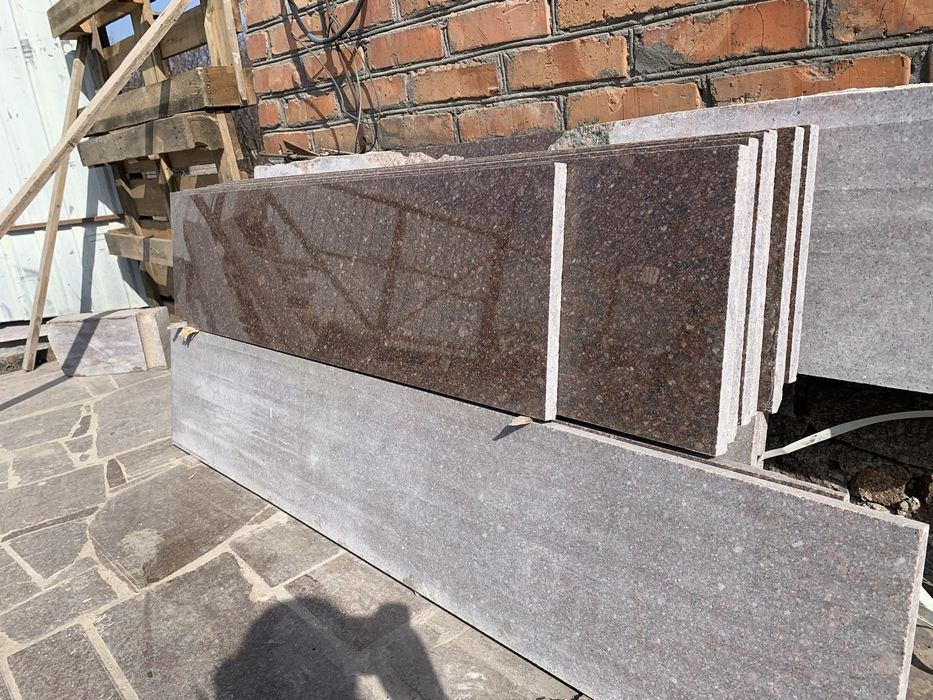 Вироби з Токівського граніту. Плитка, пам’ятники, облицювання.