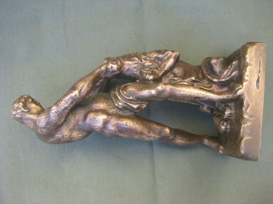 Бронзовая статуэтка "Самсон, разрывающий пасть льва"