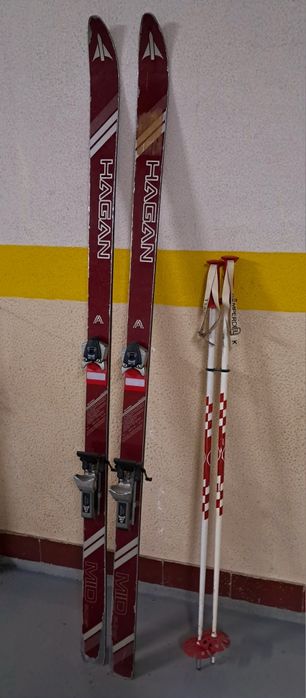 Skis Vintage Hagan c/ Fixações + Bastões