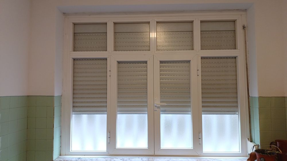 Vendo janela com estore exterior