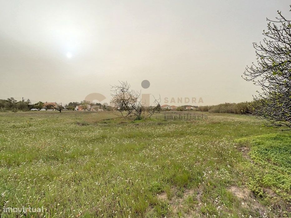 Terreno urbano localizado em Cabanas de Palmela, concelho de Setúba...