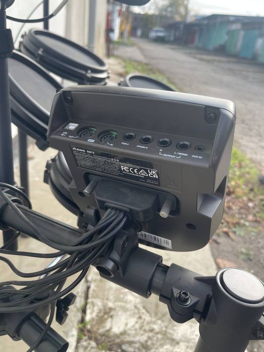 Продам ударную установку Alesis Nitro Mesh Kit