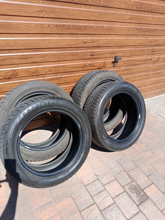 Opony Goodyear Ultra Grip 225/55/R18 102V zima