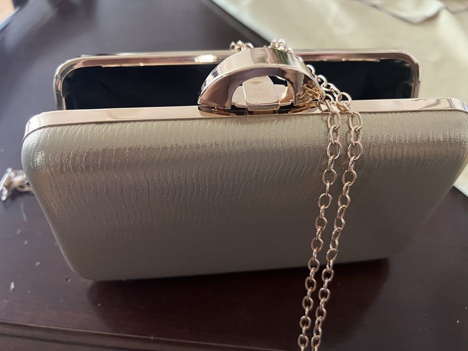 Сумка-клатч золота