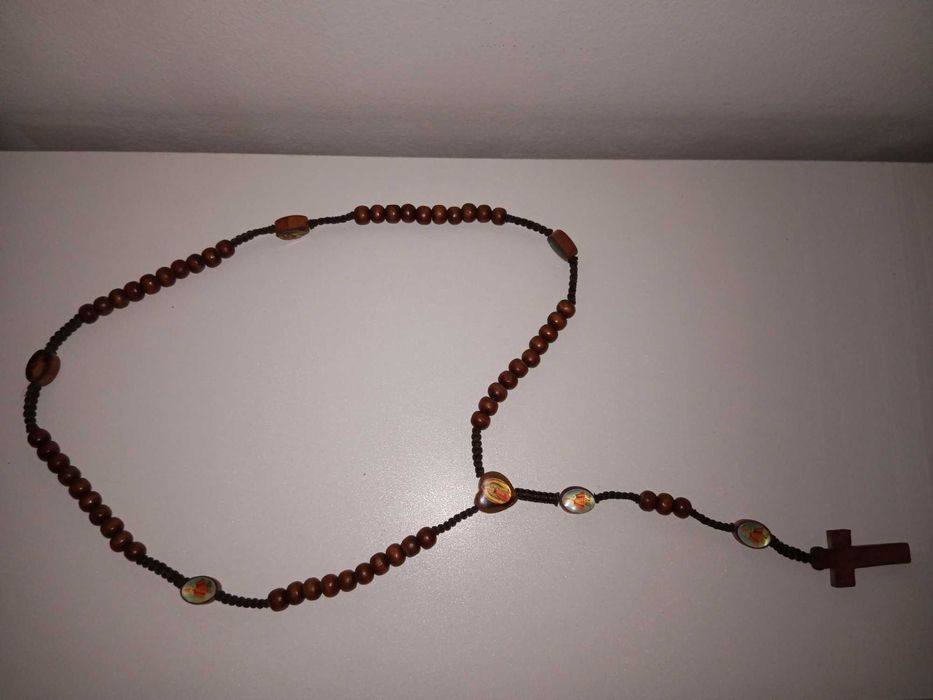 Instrumento oração: terço rosário católico