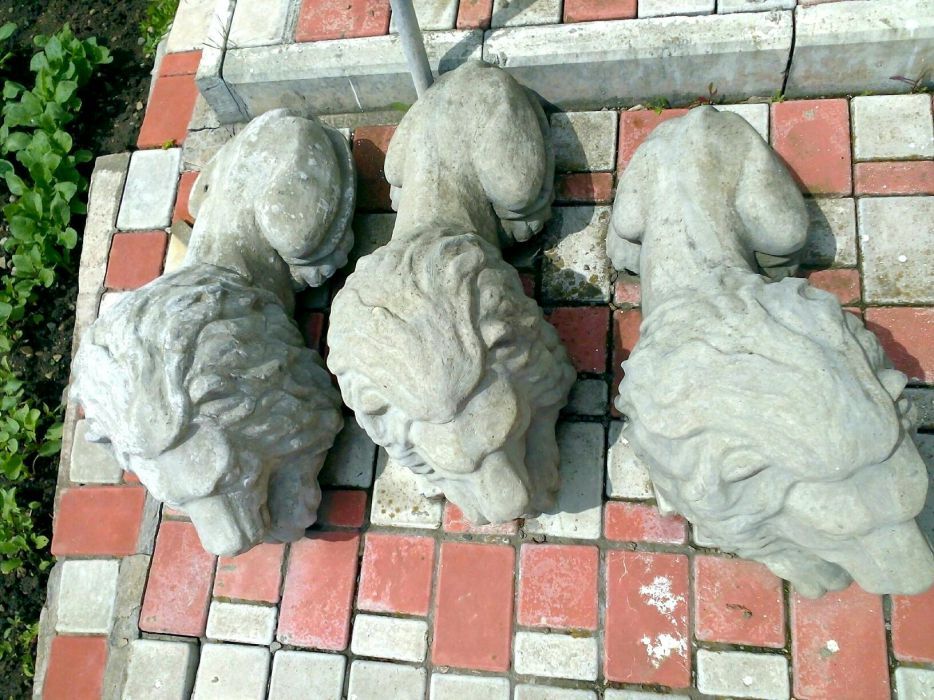 "Лежачий Лев" скульптура з бетону
