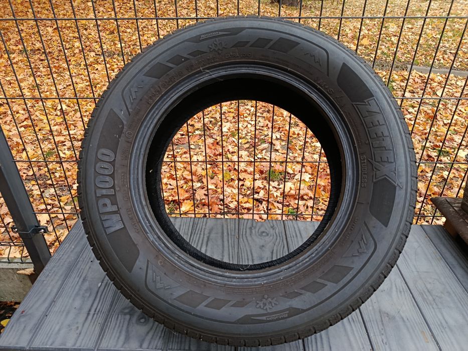 2 opony 215/65R16 zimowe Zeetex. Świetny stan. Cena za szt.