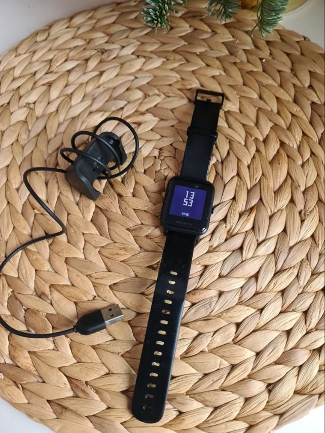 Часи Amazfit в гарному доглянотому стані.