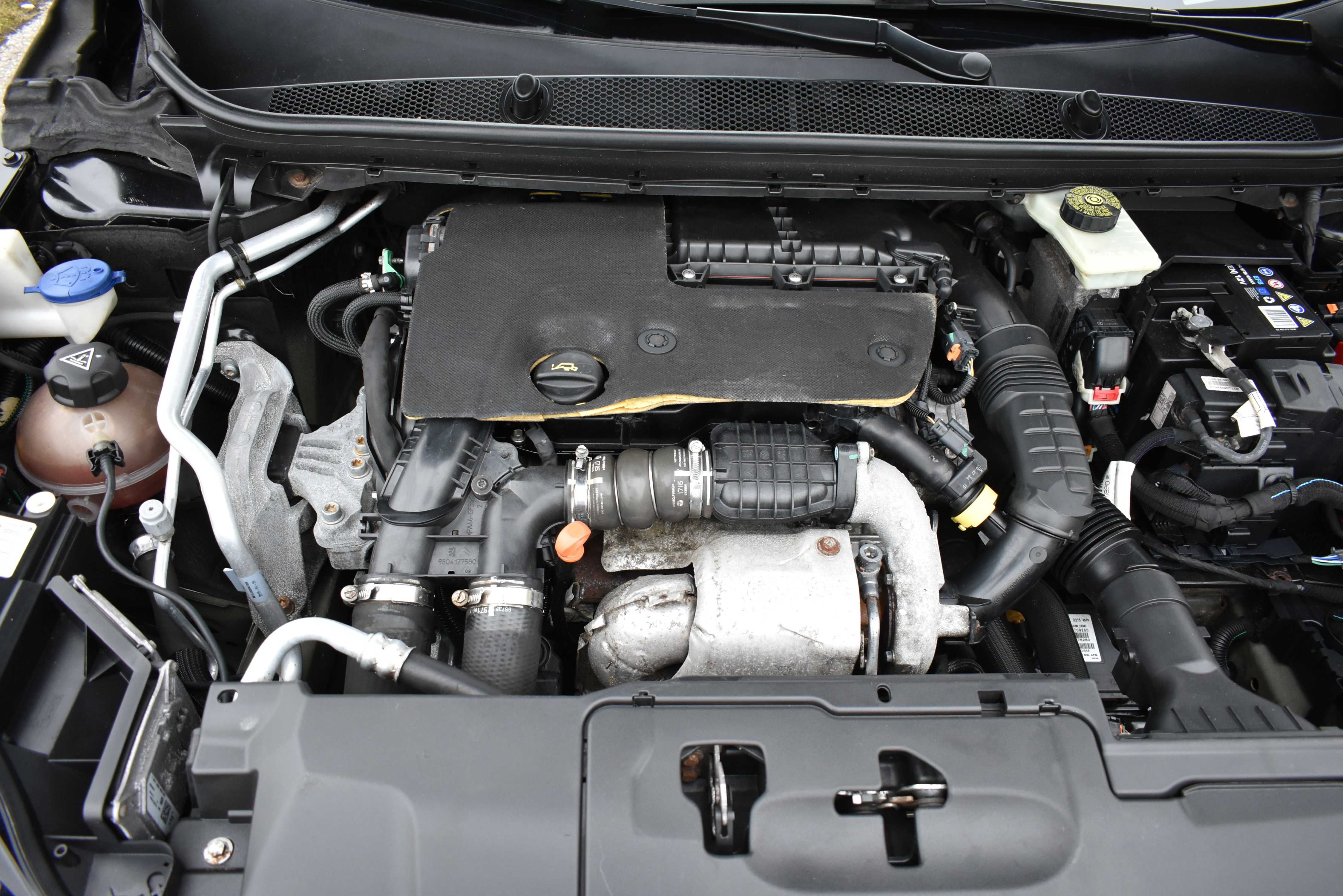 Peugeot 308 1.6HDI FULL LED Skóra/Alcantara Pano Kamera NOWY Rozrząd