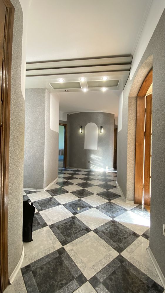 Продаж 4-кімнатної квартири в центрі міста | 130 м² | Камін