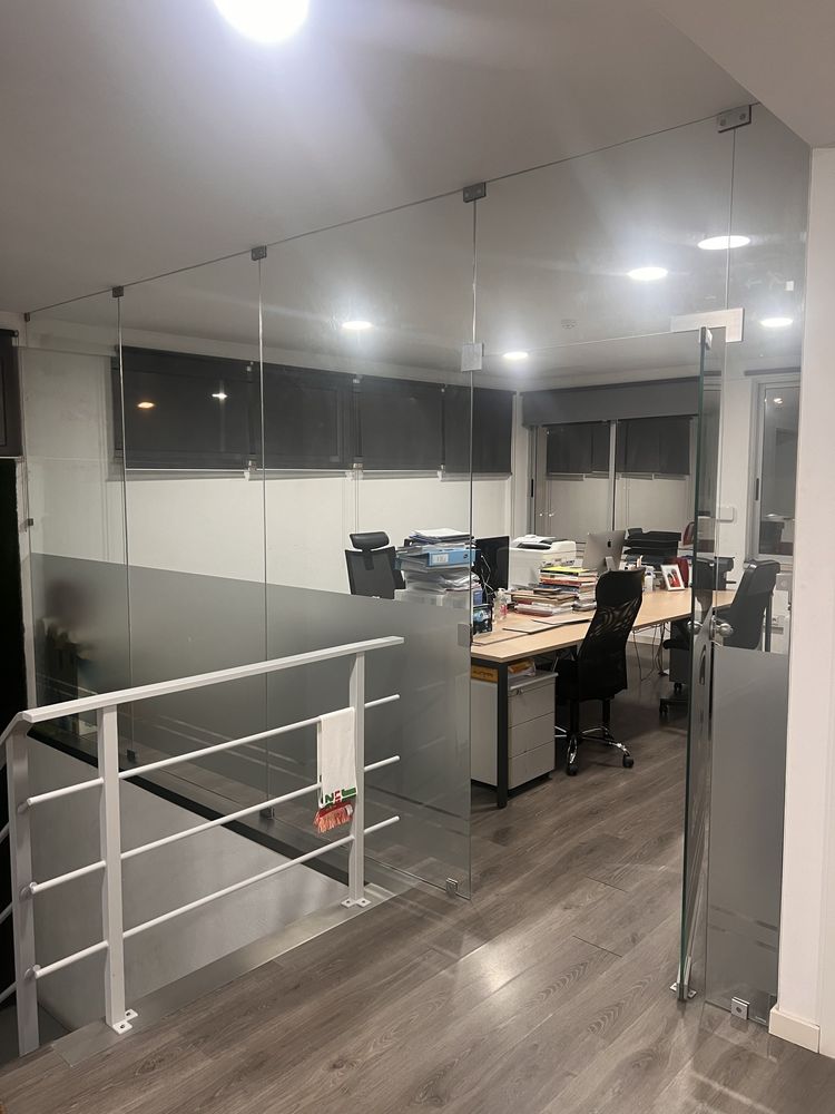 Alugo Armazém c/ escritorios  (Lisboa/Amadora/) 1000m2