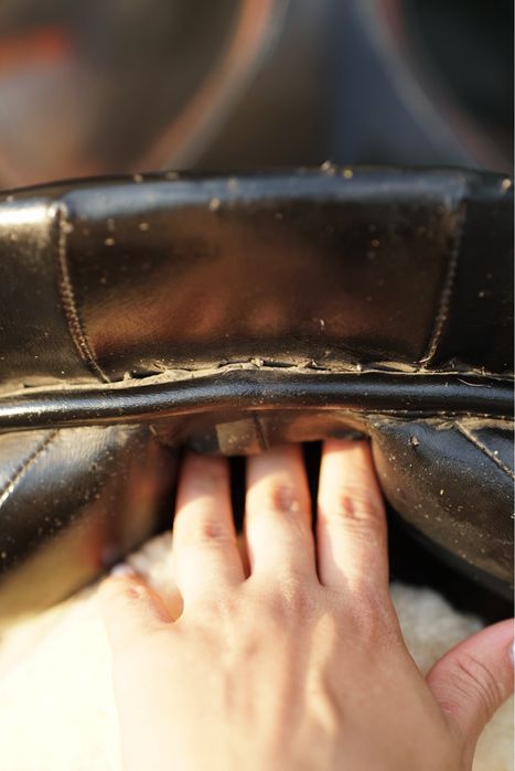 Сідло на коня Седло на лошадь