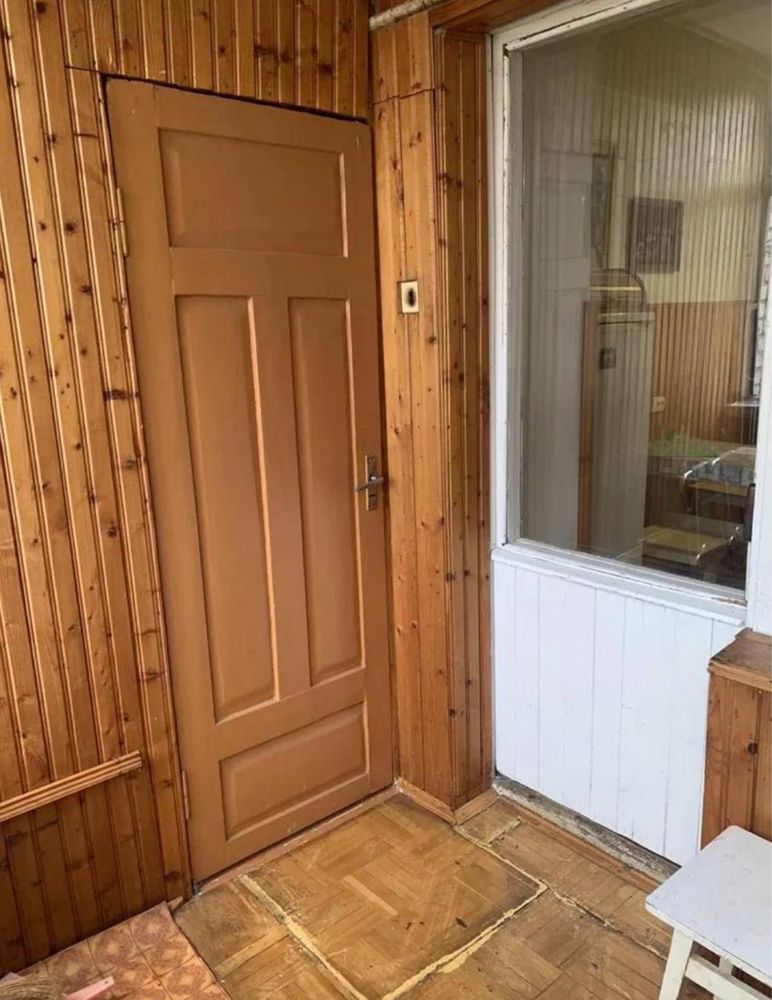 Продаж квартири по вул. Лазаренка