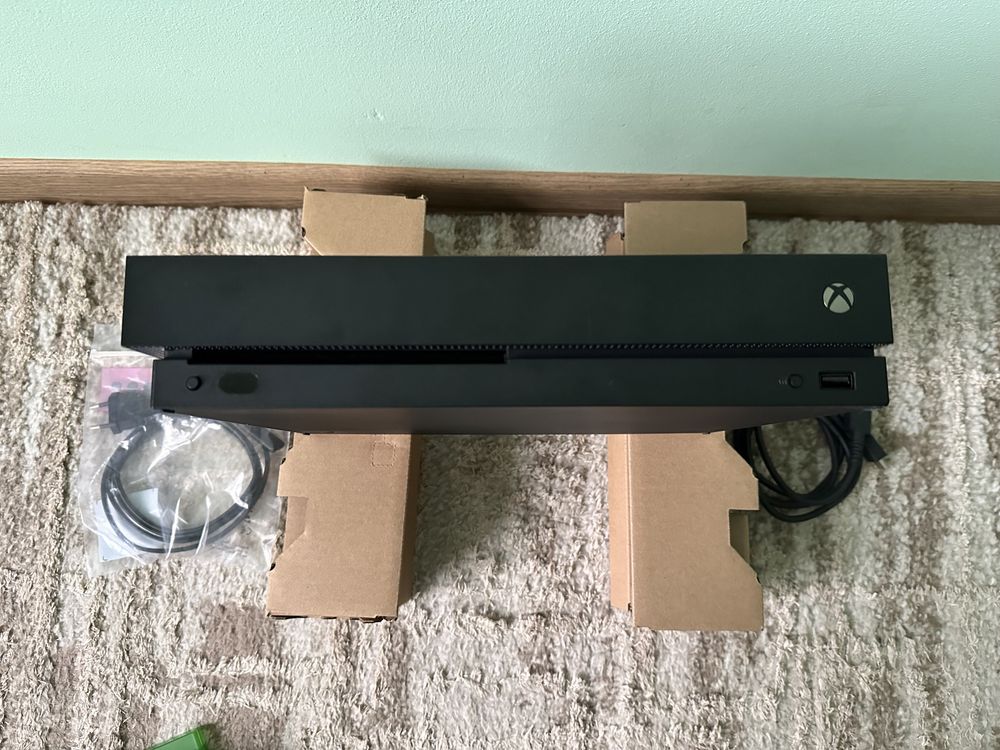 Xbox one X 1000gb гарний стан