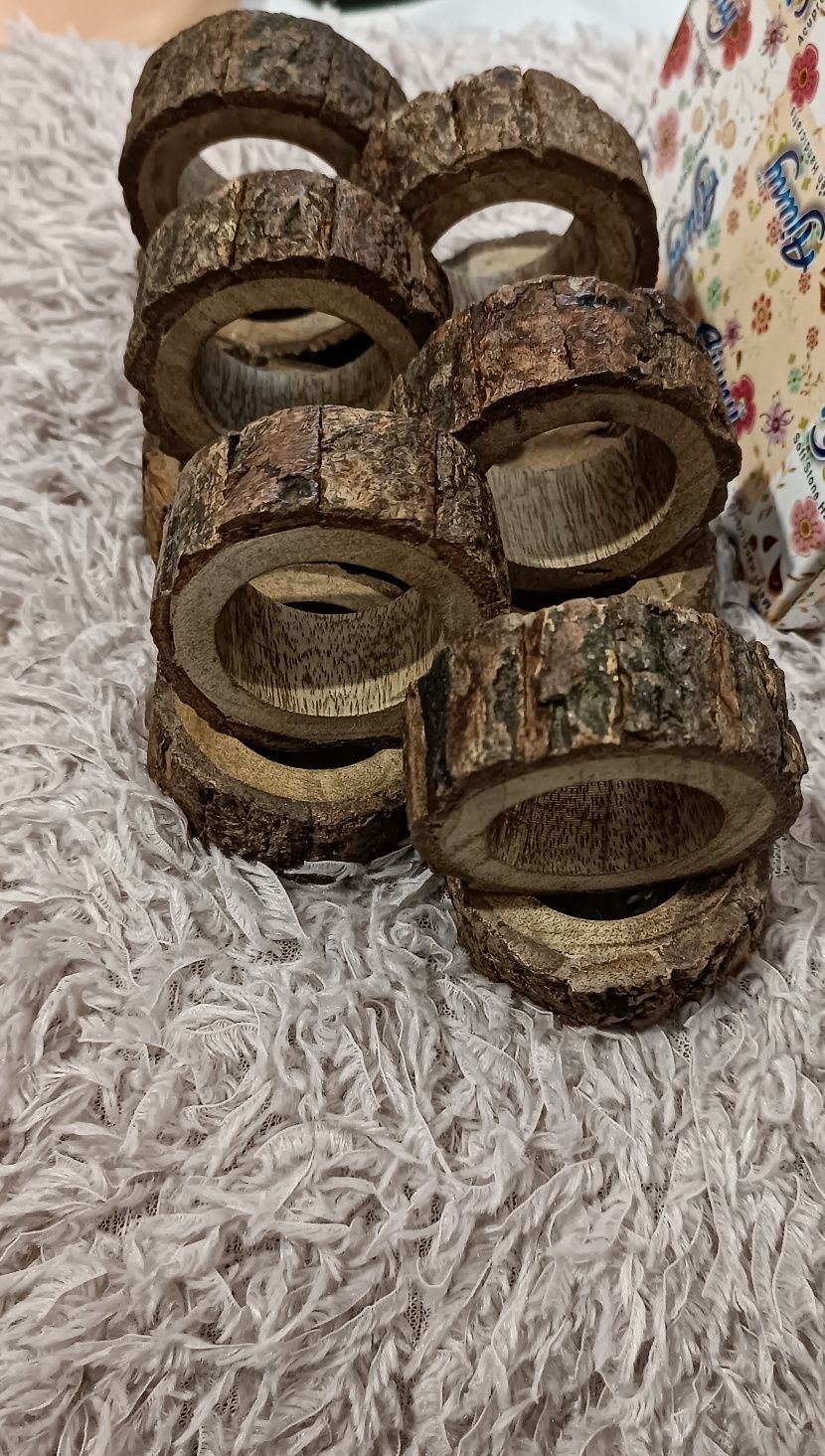Ajuny Ręcznie wykonany zestaw 12 drewnianych dekoracyjnych pierścieni