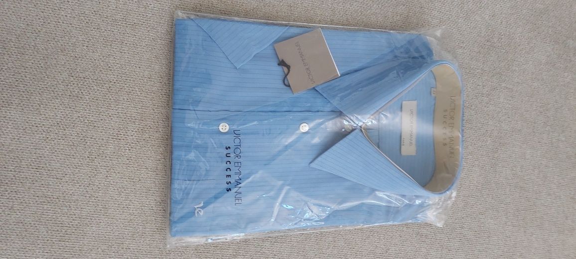 Camisa ,nova,manga curta, marca Victor Emmanuel sucess